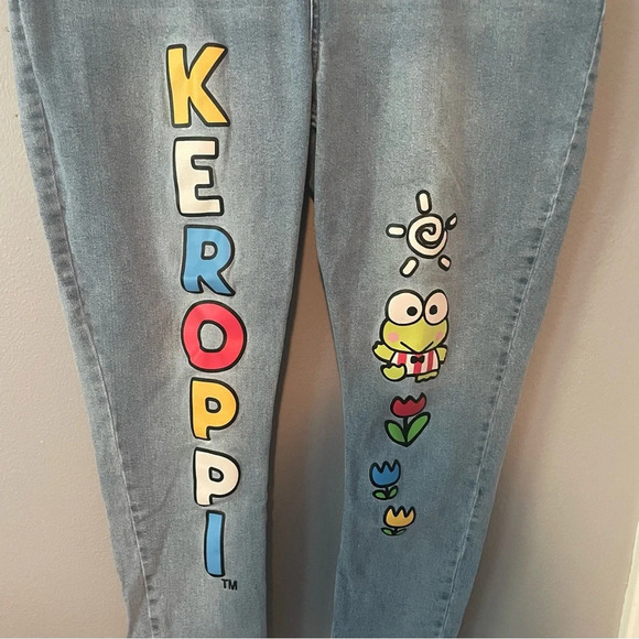 Sanrio Keroppi Character High Rise Mom Jeans- Light Wash size 16 - Picture 2 of 6